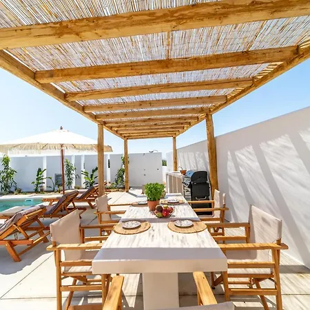 Petradia Agia Anna (Naxos)