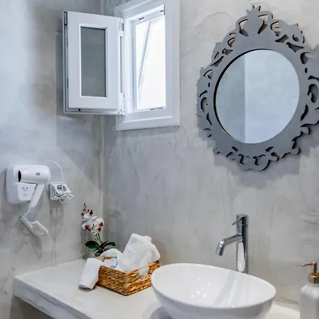 Petradia * Agia Anna (Naxos)