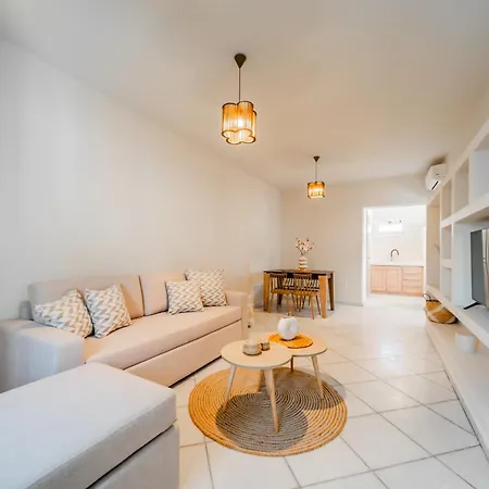 Petradia Agia Anna (Naxos)