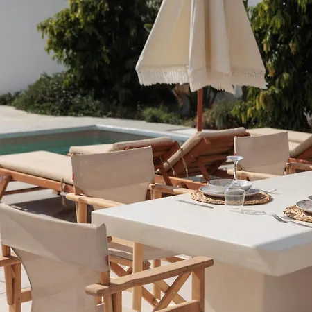 Petradia Agia Anna (Naxos)